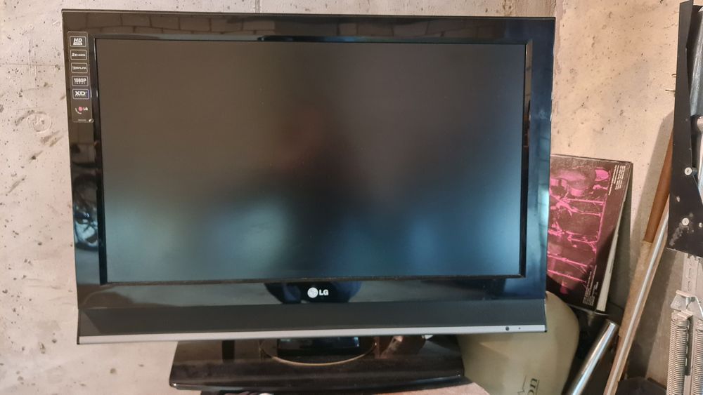 Telewizor 32LC42 używany.