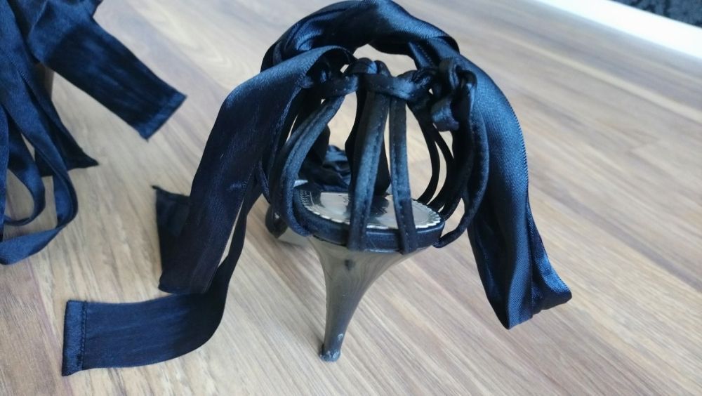 Buty wiązane w kostce satyna rozmiar 38