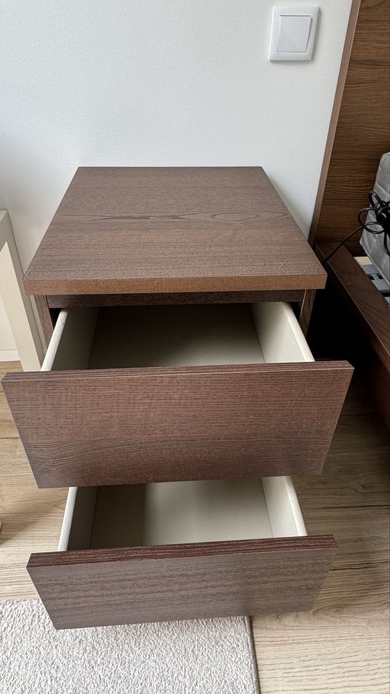 Cama + mesinhas cabeceira
