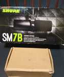 Microfone profissional da marca Shure SM 7B