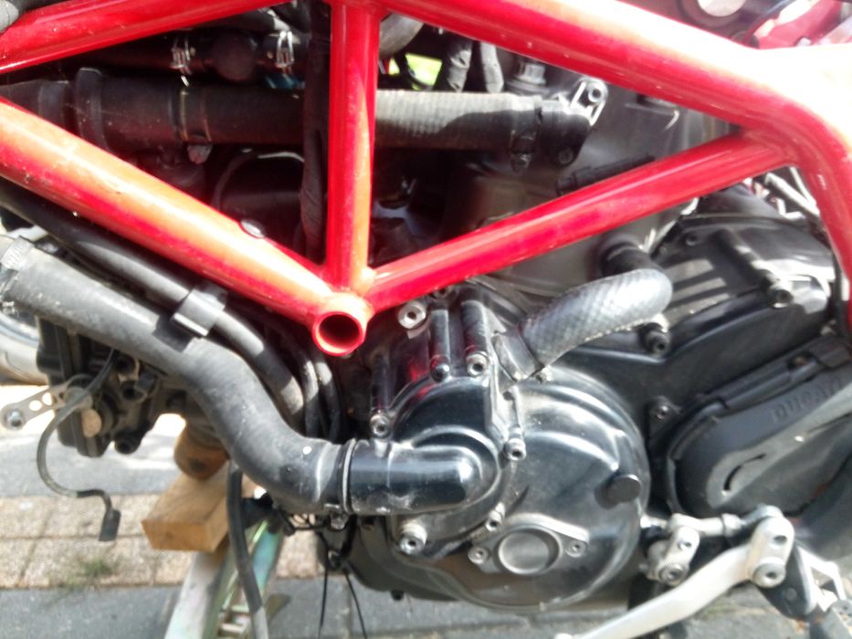 Ducati hypermotard 821 rama z dok silnik 2013