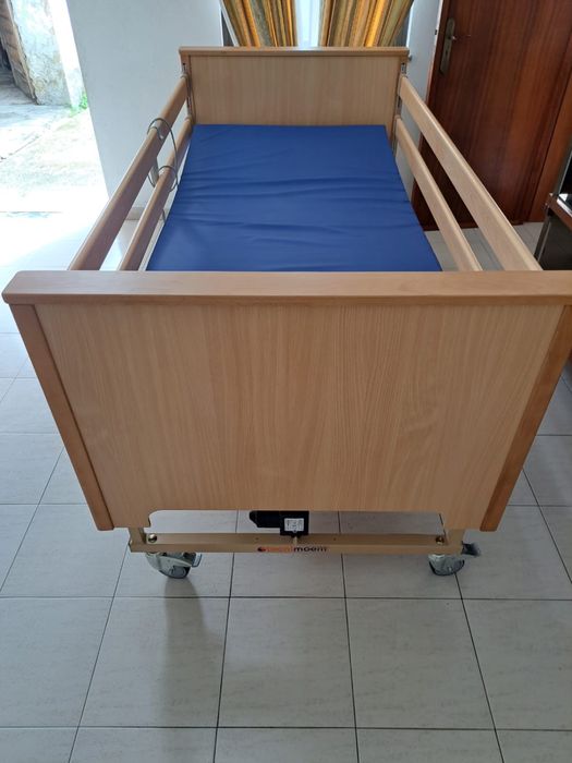 Cama Articulada Elétrica Tecnimoem c/colchao Anti-Escaras - Como Nova