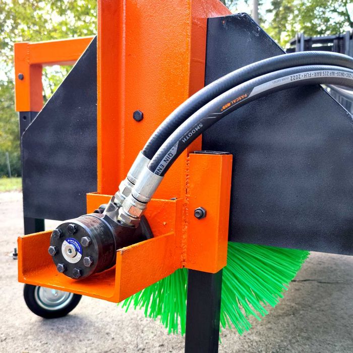 Щітка комунальна дорожня навісна на міні-навантажувач 1,7 м