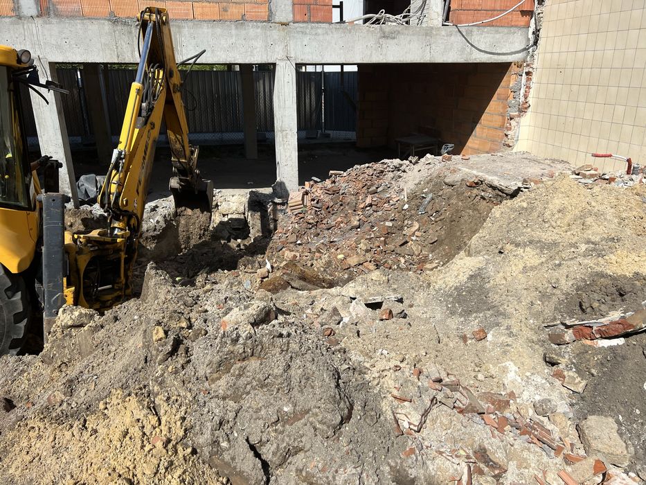 Usługi Koparko-Ładowarką – Szybko, Precyzyjnie, Bezpiecznie