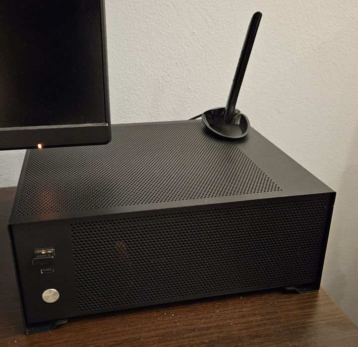 Komputer Mini ITX - Intel I5, 32GB DDR4, WIFI, USB C