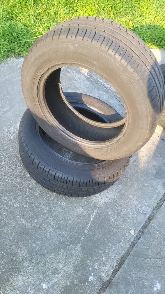 Opony 215/60 R16