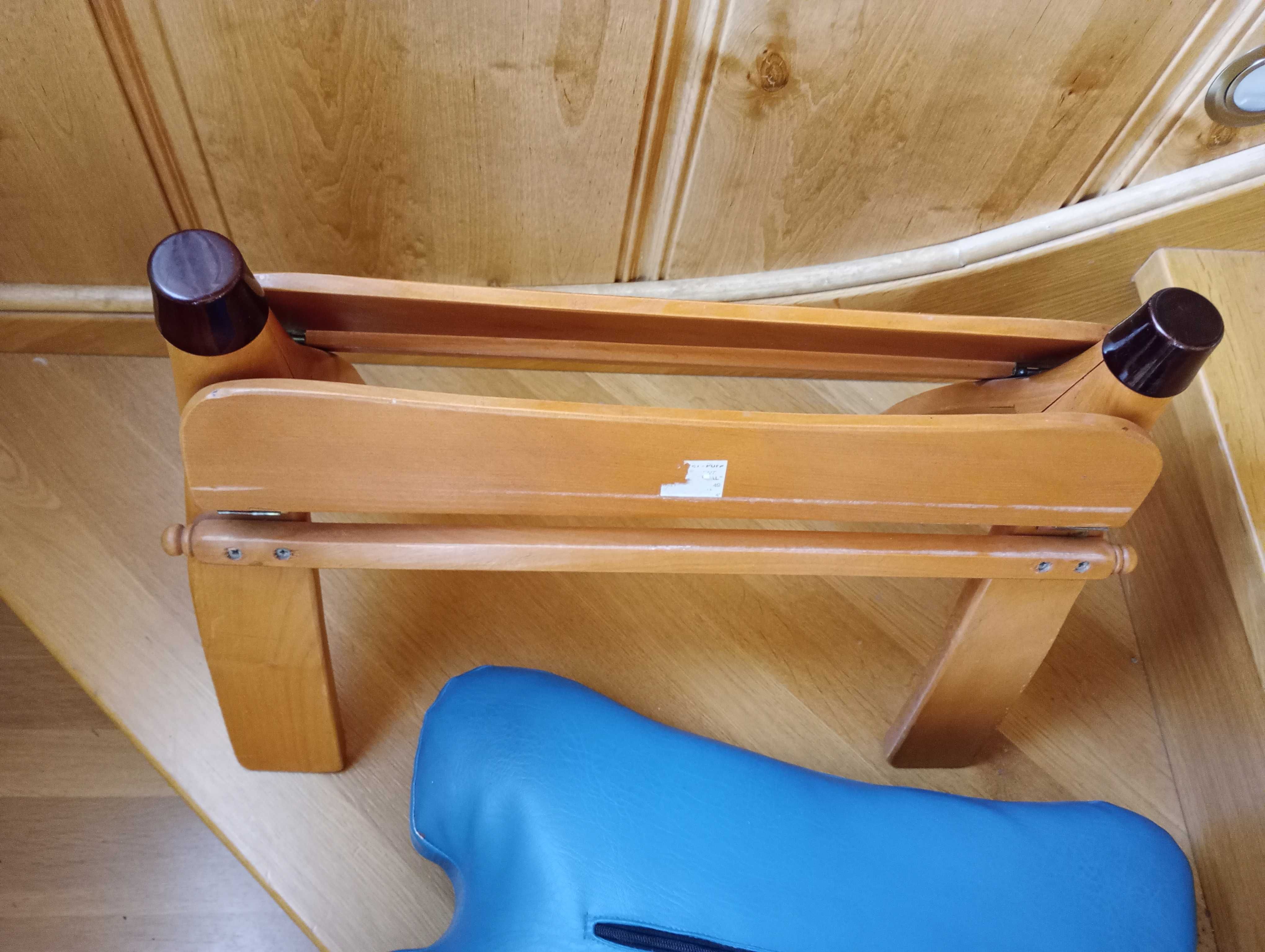 Koziołek, podnóżek, sofa niebieski