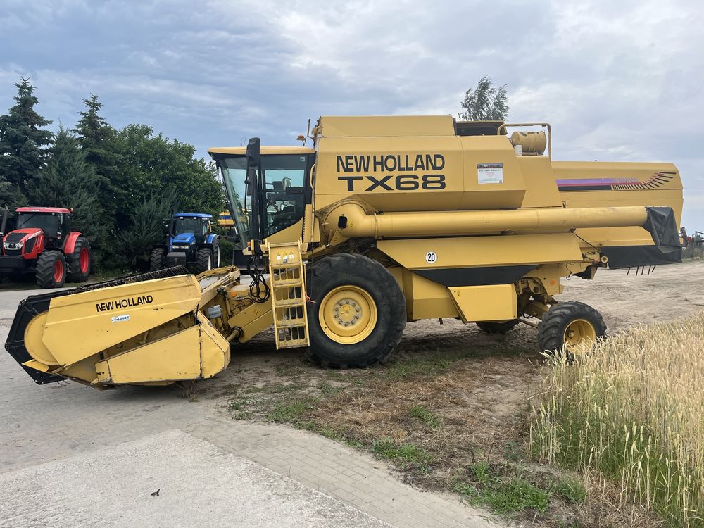 Kombajn zbożowy New Holland TX68 TX66