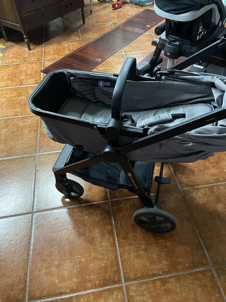 Carrinho de bebe com cadeira Auto - KinderKraft