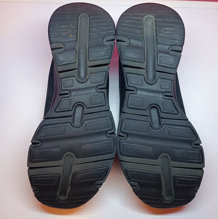 Женские кроссовки Skechers 38.5 (8.5) 25.5 см Черные