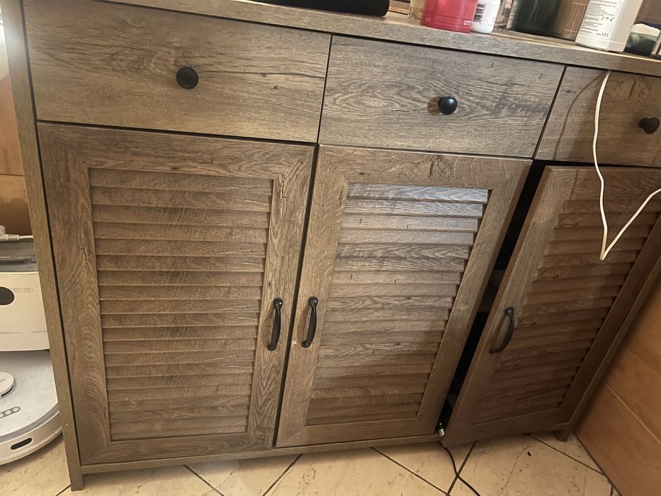 Jysk Kredens MANDERUP 3 drzwi 3 szuflady kolor c. nat.dąb dziki