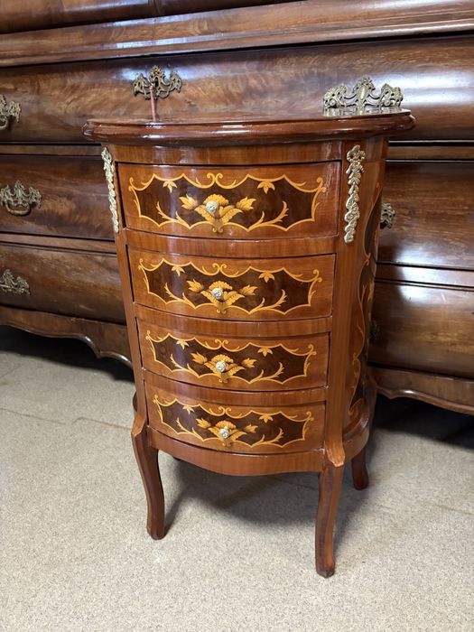 Komoda intarsja pieknie zdobiona