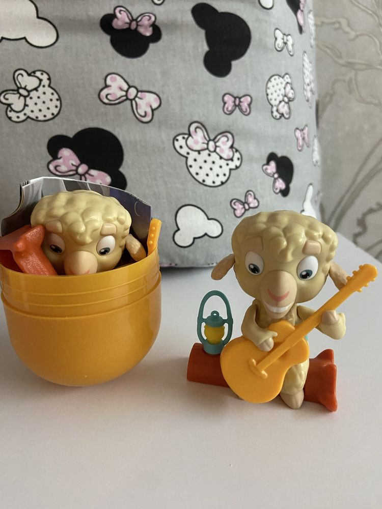 Kinder maxi колекція до Великодня вівця з ліхтариком
