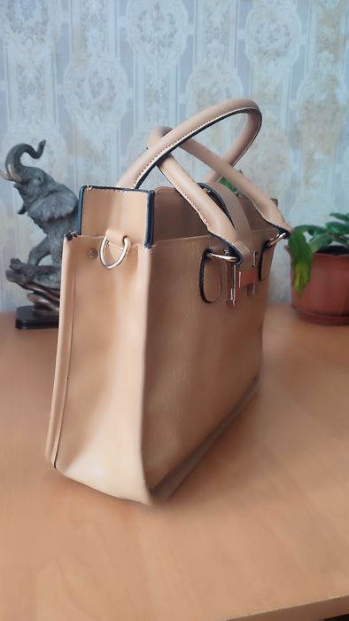 Сумка жіноча. Стильна, ділова.