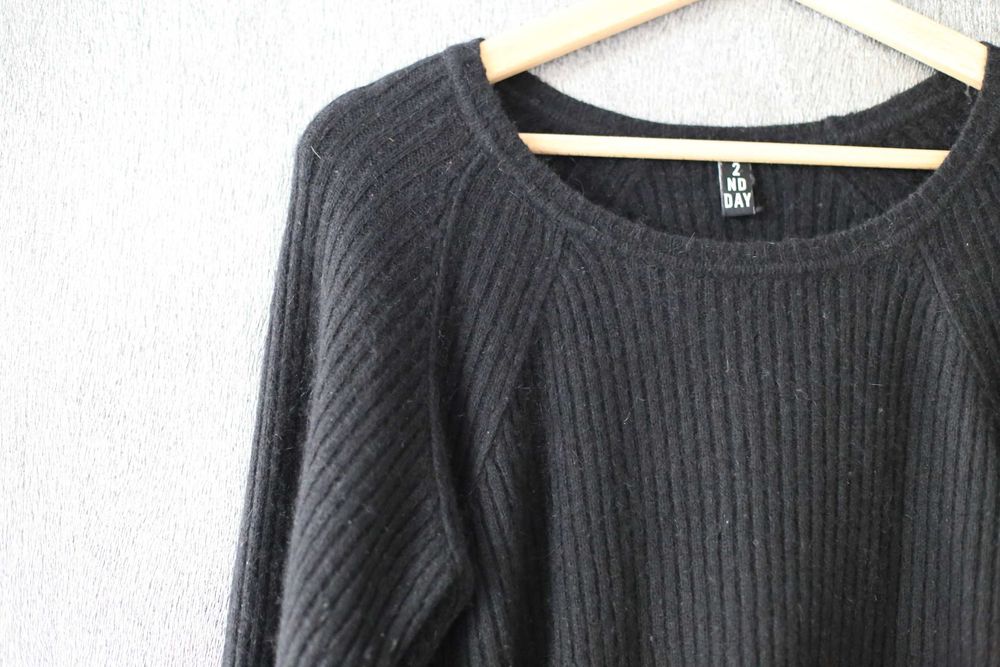 Sweter 2nd Day czarny angora rozm. S M reglan