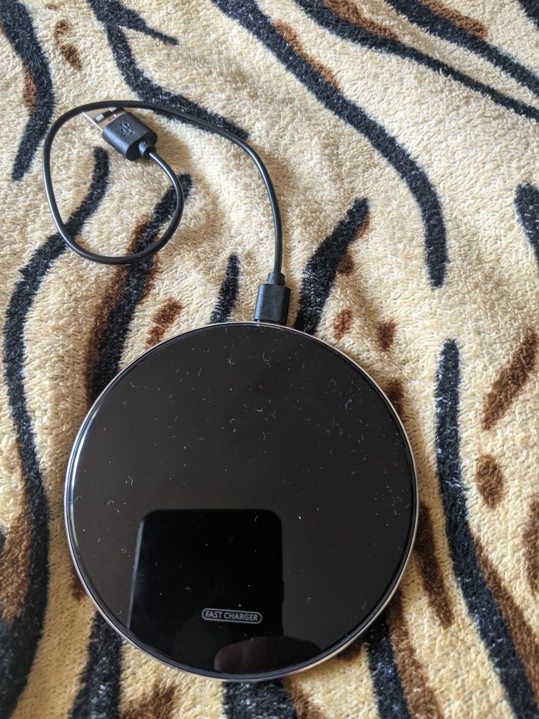 Безпровідна зарядка для телефону wireless charger.
Продаж у Львові при