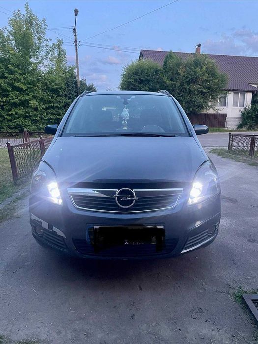 Продам Опель Зафіра Б в хорошому стані