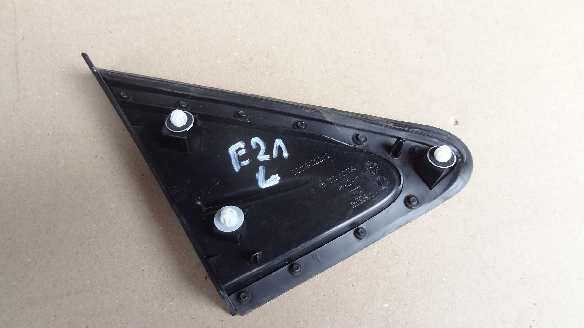 Toyota corolla E21 19- zaślepka trójkąt błotnika lewa