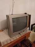 TV antiga pequena