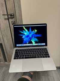 Macbook pro 13 2017 core i5 2.3ghz 16/512gb