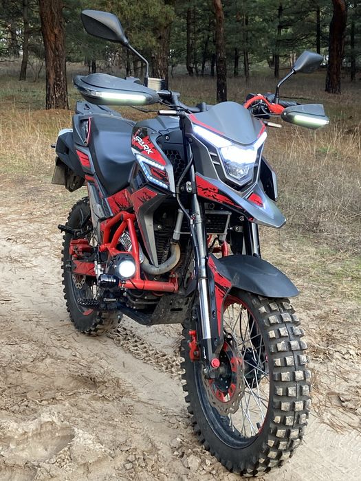 Мотоцыкл Spark 300 эндуро .