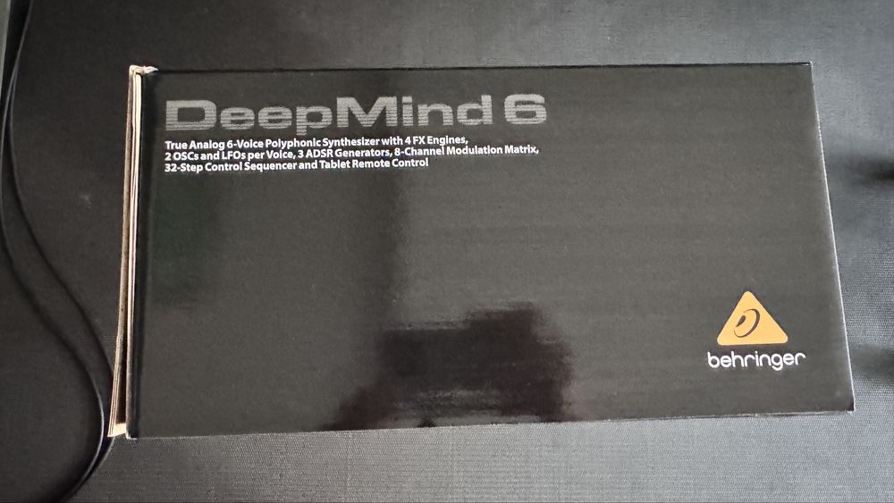 Behringer Deepmind 6