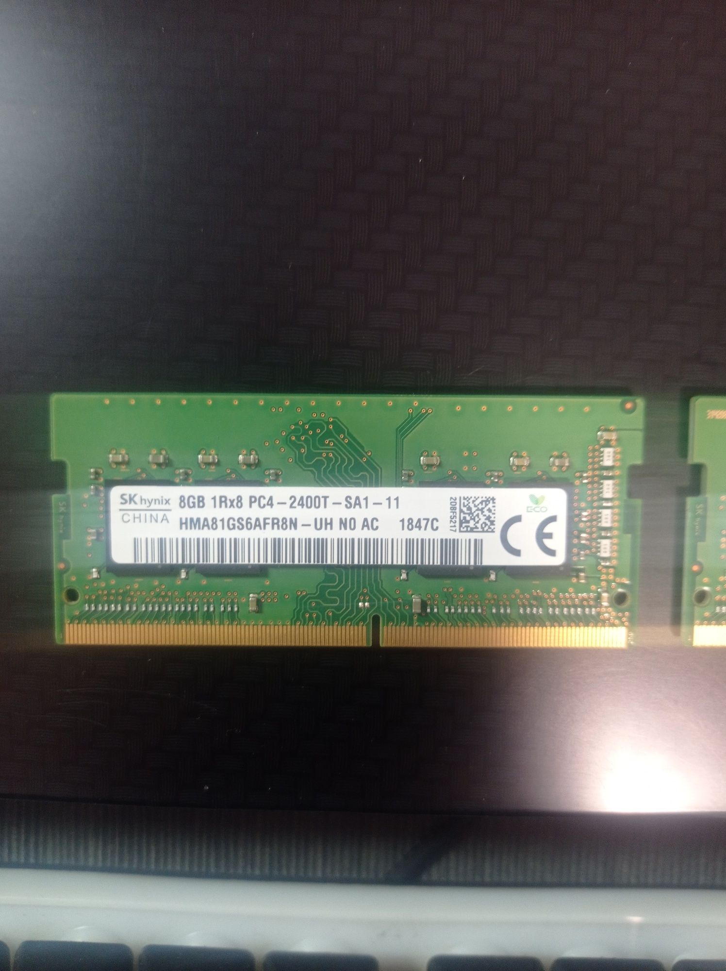 Оперативна пам'ять SK hynix SO-DIMM ddr4 2x8gb 1Rx8 PC4-2400t DDR4