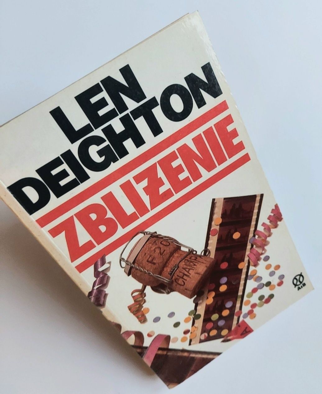 Zbliżenie - Len Deighton