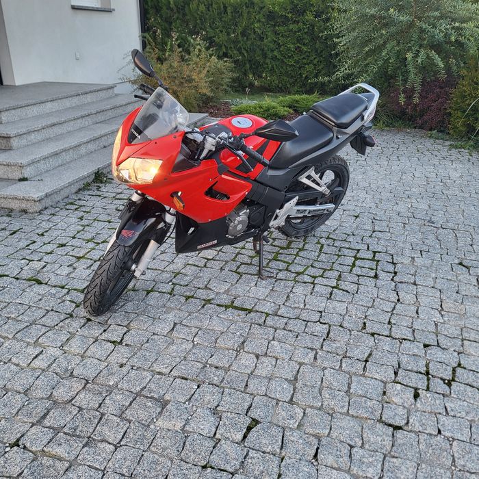 Honda CBR 125R JC34 ścigacz