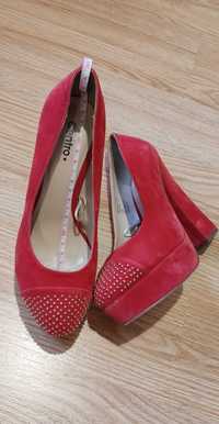 Стильні туфлі на підборах червоні. Розмір 38