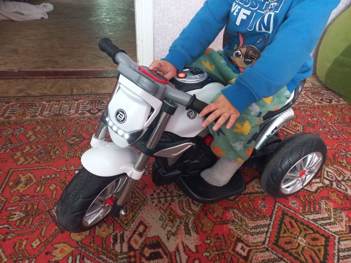 Дитячий мотоцикл-електричний