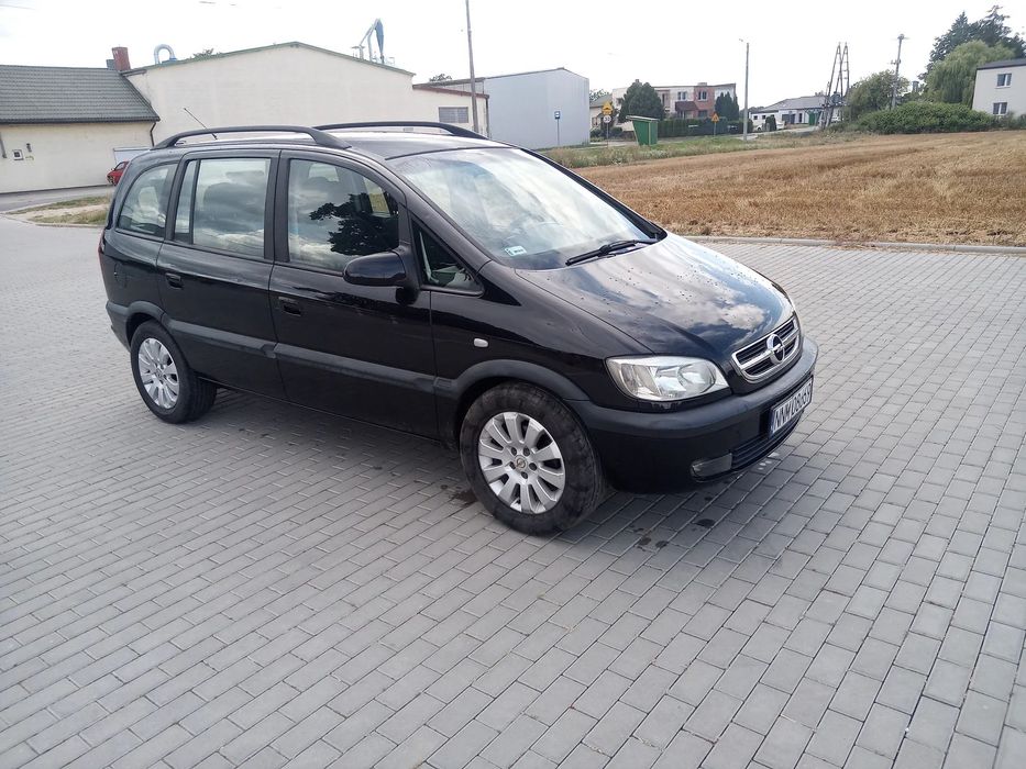 Opel Zafira Po lifcie. Dwa komplety alufelg. Stan idealny. Od 2017r w kraju. 7osób
