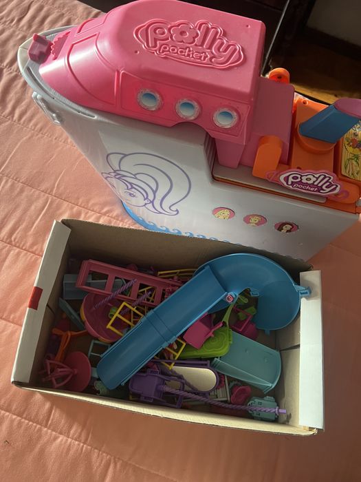 Navio-Hotel da Polly com acessórios