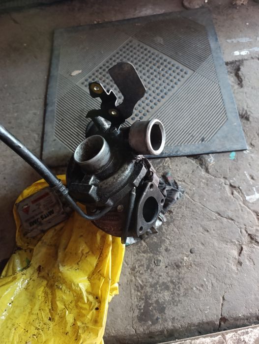 Турбина Гаррет есть люфт чуть продам как на фото все