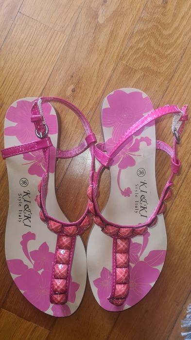 Sandálias rosa tam 36