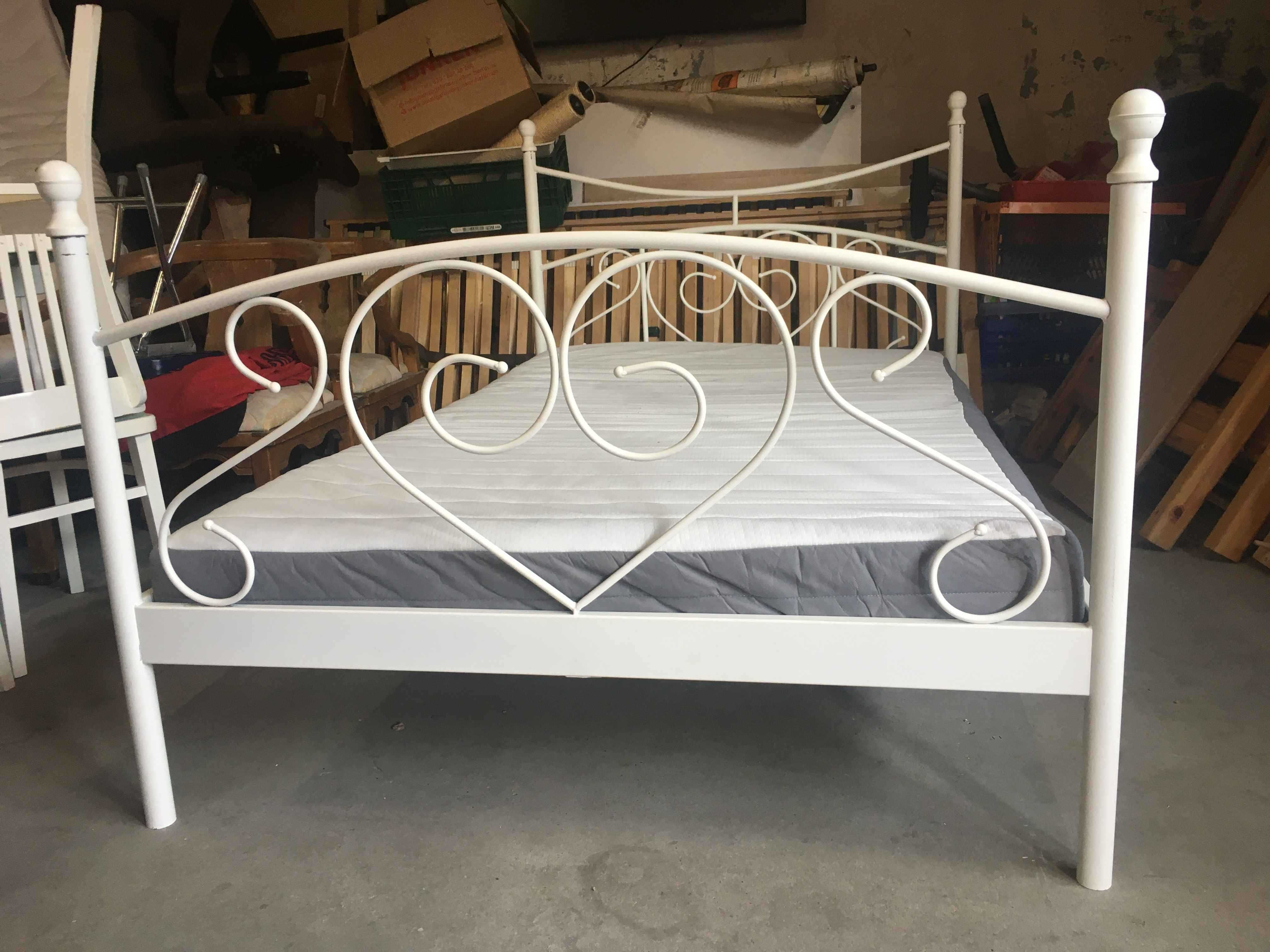 Łóżko 120 cm białe metalowe materac
