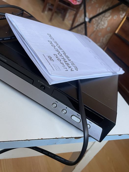 DVD програвач Samsung DVD-P171