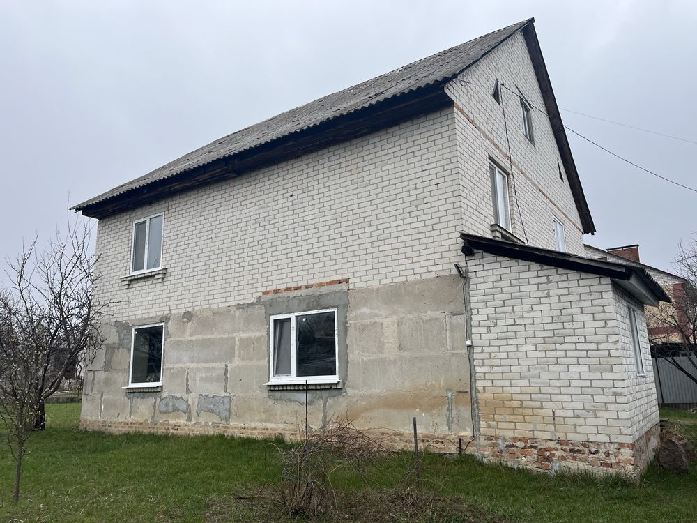 Продається будинок в Ст Білоус 179м2