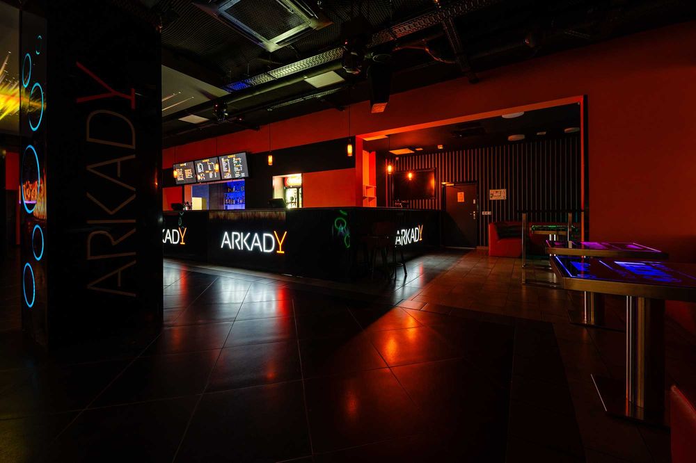 Odstąpię działający klub - dyskotekę z wyposażeniem