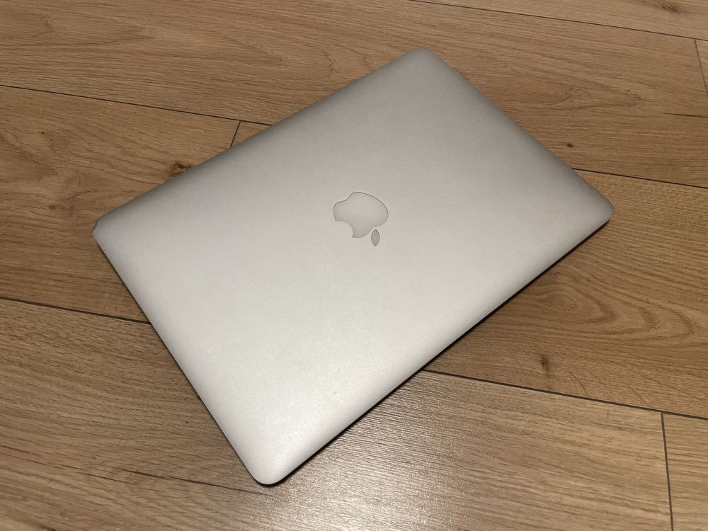 Idealny MacBook Air 13” 4/128 GB w bardzo dobrym stanie!