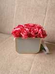 flower box flowerbox z różami ozdoba do domu na dzień kobiet róże