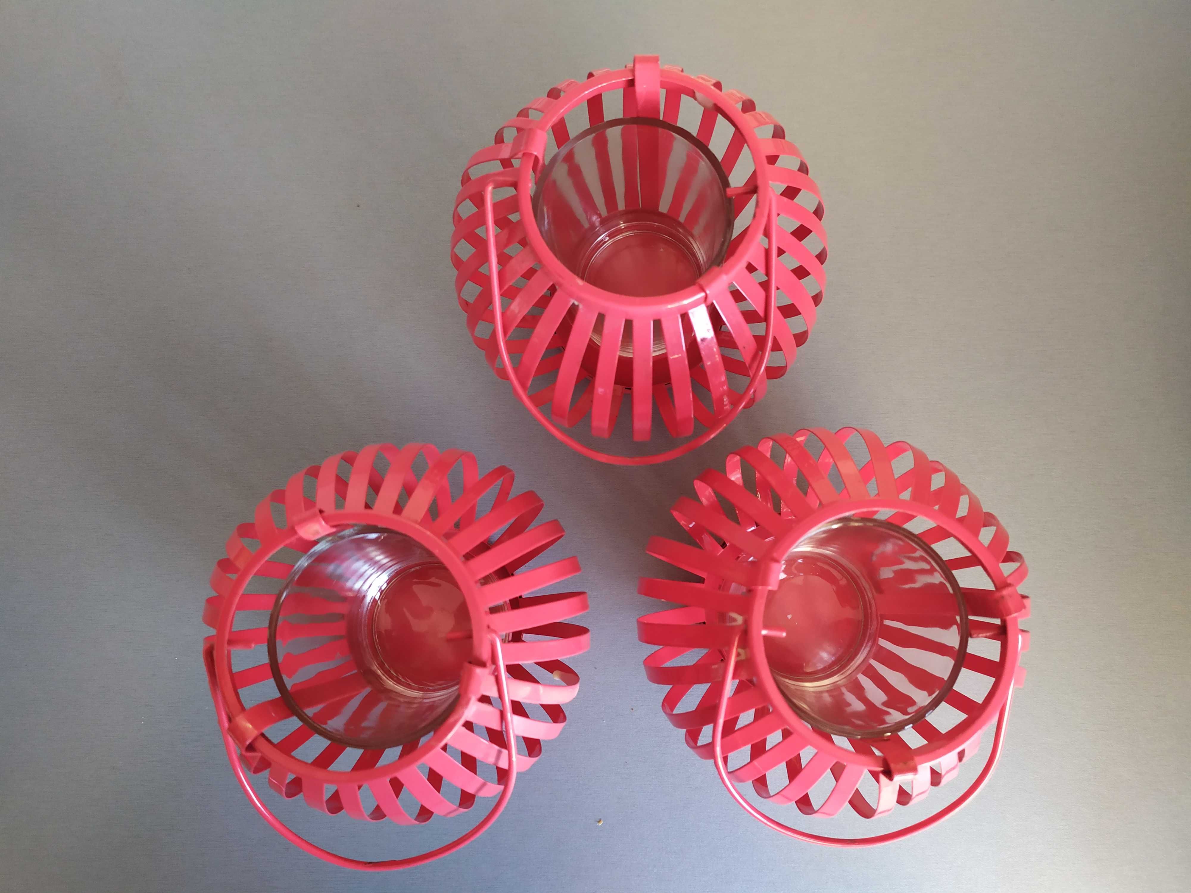 Latarenka metalowa na tealight czerwona świecznik metalowy