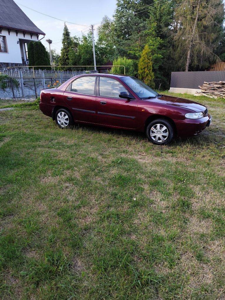 Daewoo Nubira 1998 року