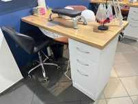 Biurko do manicure z pochłaniaczem afinia