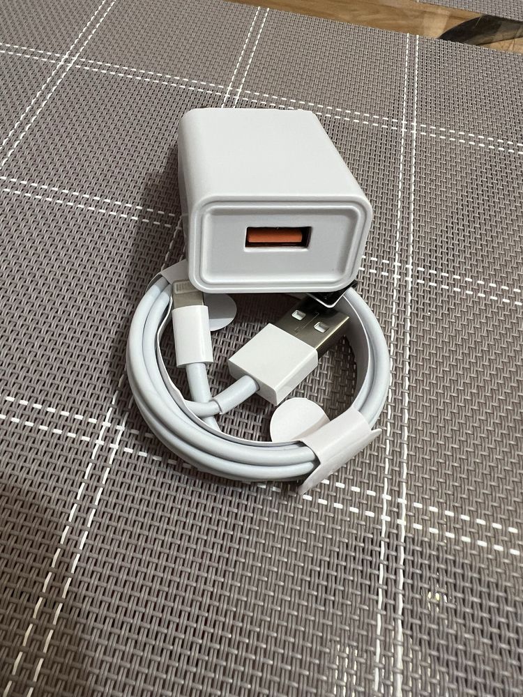 Ładowarka USB -A do iPhone z kablem USB 2,4A