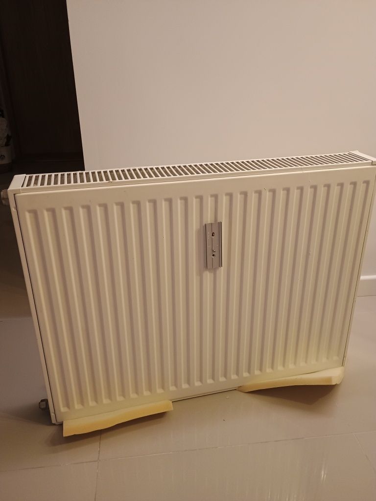 Grzejnik płytowy FCV22 600x800x104