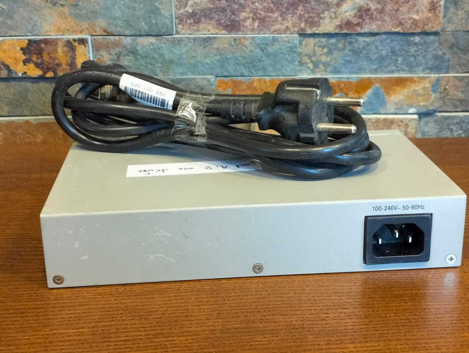 Switch Allied Telesis AT-FS705L 5-portowy przełącznik spalony port
