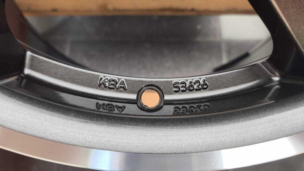 Felgi aluminiowe Audi Vw Skoda Mercedes Seat 18" 5x112 Et30 (OL633F)