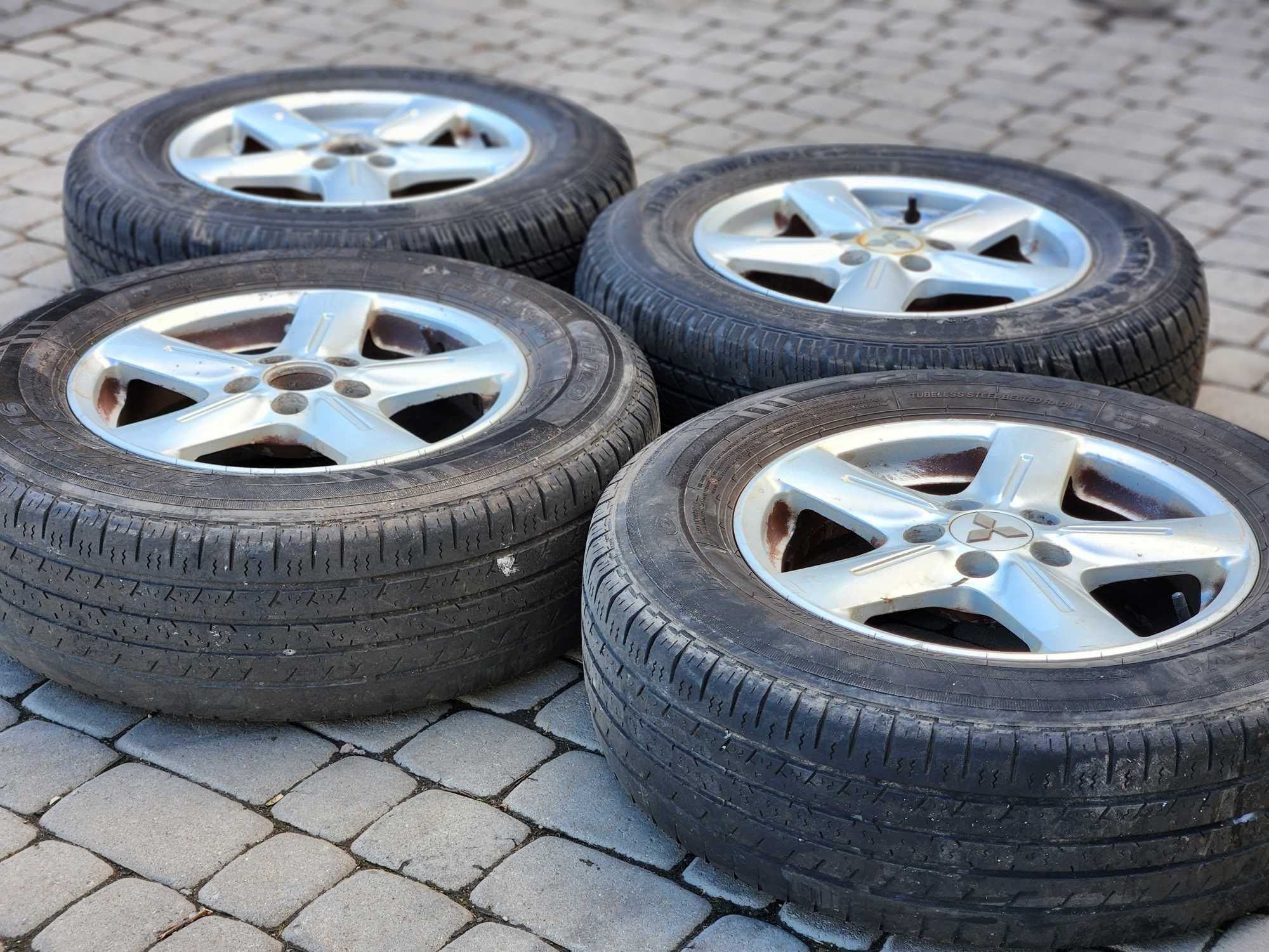 Колеса в зборі R16 5*114,3 runway enduro ht 215/70 R16 100T зима