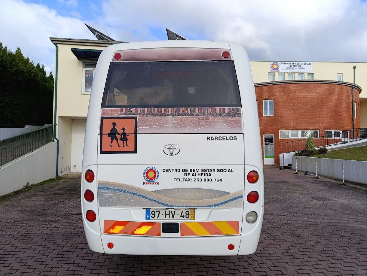 Mini-Autocarro (22 lugares)